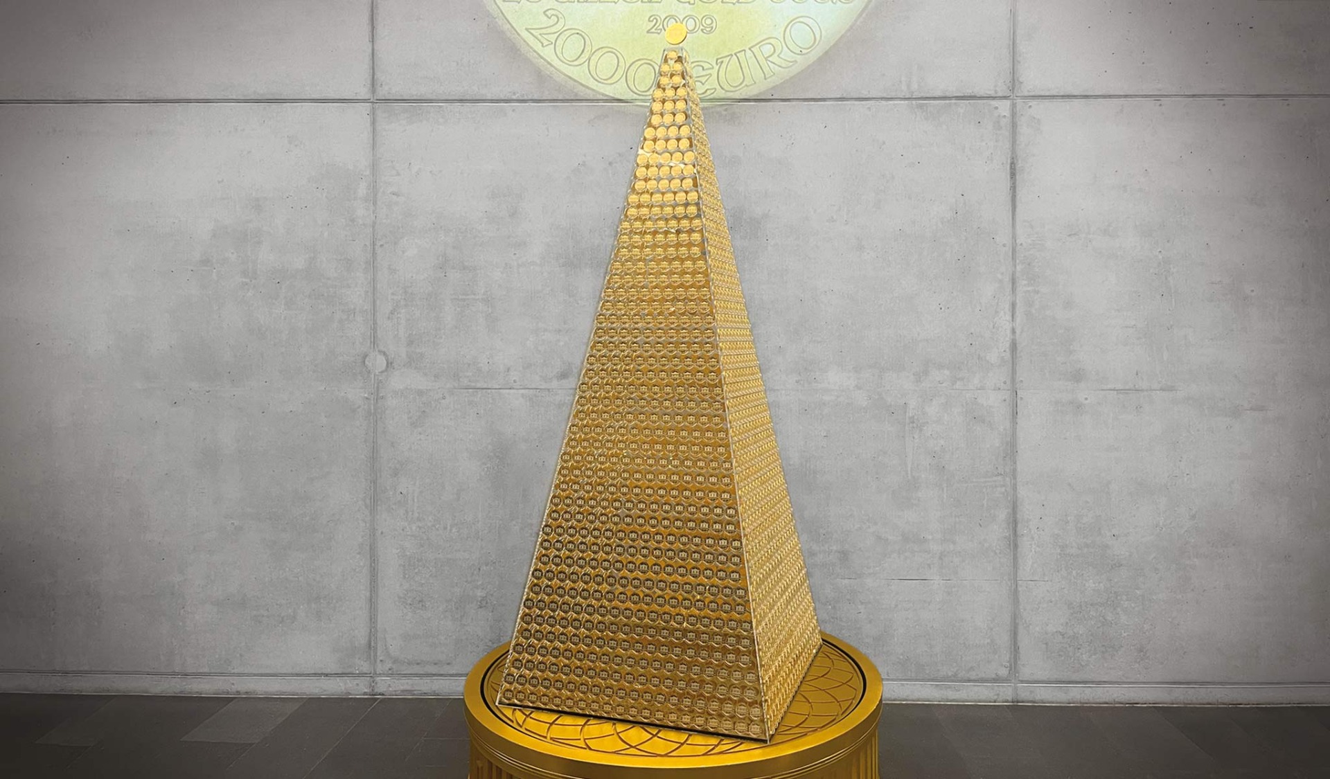 Weihnachtsbaum der Superlative im pro aurum-Goldhaus